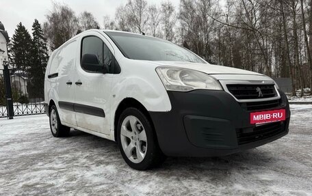 Peugeot Partner II рестайлинг 2, 2015 год, 995 000 рублей, 8 фотография