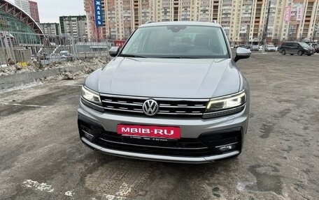 Volkswagen Tiguan II, 2020 год, 3 800 000 рублей, 2 фотография