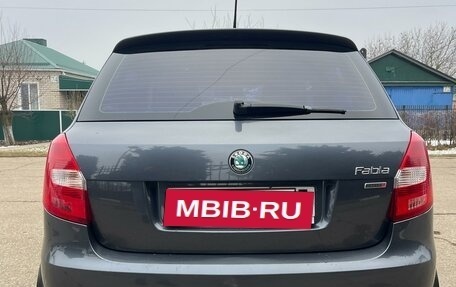 Skoda Fabia II, 2011 год, 735 000 рублей, 3 фотография