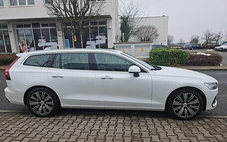 Volvo V60 II, 2021 год, 3 665 000 рублей, 7 фотография