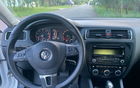 Volkswagen Jetta VI, 2012 год, 1 000 000 рублей, 1 фотография