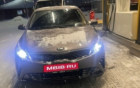 KIA Rio IV, 2021 год, 1 400 000 рублей, 2 фотография