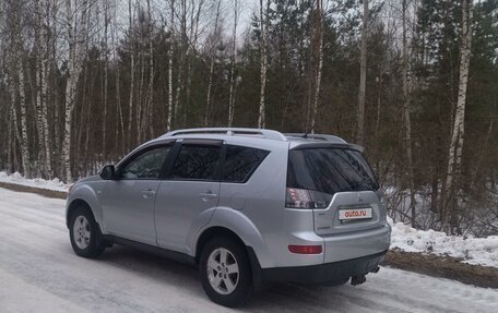 Mitsubishi Outlander III рестайлинг 3, 2008 год, 940 000 рублей, 4 фотография