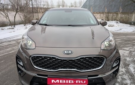 KIA Sportage IV рестайлинг, 2018 год, 2 490 000 рублей, 2 фотография