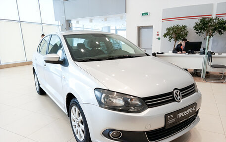 Volkswagen Polo VI (EU Market), 2013 год, 725 000 рублей, 3 фотография