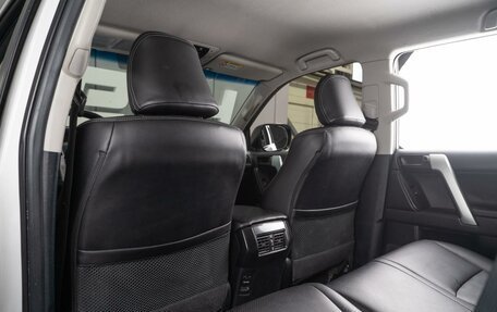 Toyota Land Cruiser Prado 150 рестайлинг 2, 2014 год, 3 539 000 рублей, 11 фотография