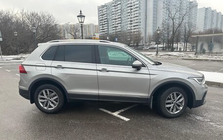 Volkswagen Tiguan II, 2021 год, 2 995 000 рублей, 2 фотография