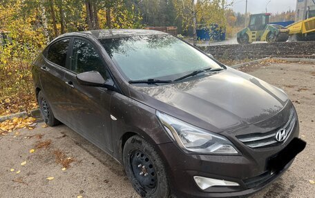 Hyundai Solaris II рестайлинг, 2015 год, 1 100 000 рублей, 4 фотография