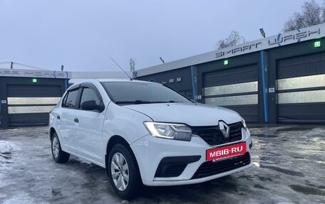 Renault Logan II, 2018 год, 950 000 рублей, 2 фотография