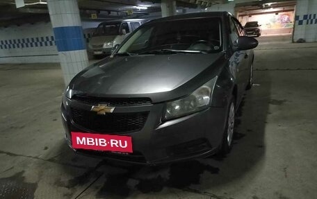 Chevrolet Cruze II, 2010 год, 650 000 рублей, 3 фотография