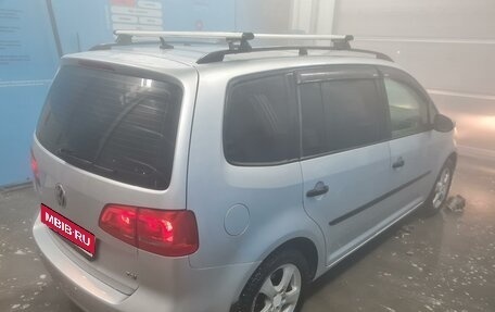 Volkswagen Touran III, 2012 год, 1 049 000 рублей, 2 фотография