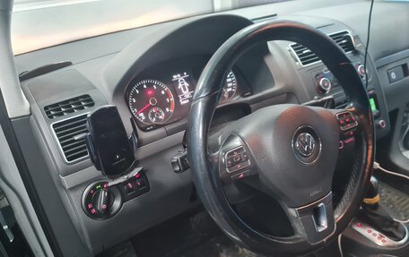 Volkswagen Touran III, 2012 год, 1 049 000 рублей, 10 фотография