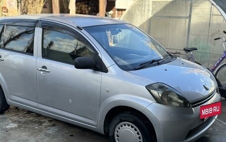 Toyota Passo III, 2004 год, 480 000 рублей, 2 фотография