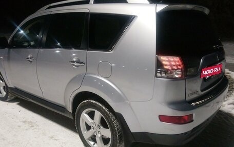 Mitsubishi Outlander III рестайлинг 3, 2008 год, 1 377 777 рублей, 31 фотография