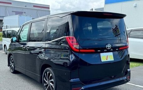 Toyota Noah, 2022 год, 3 450 000 рублей, 7 фотография