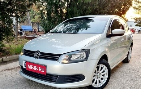 Volkswagen Polo VI (EU Market), 2012 год, 950 000 рублей, 1 фотография