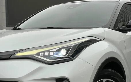 Toyota C-HR I рестайлинг, 2021 год, 1 599 000 рублей, 2 фотография