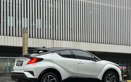 Toyota C-HR I рестайлинг, 2021 год, 1 599 000 рублей, 10 фотография