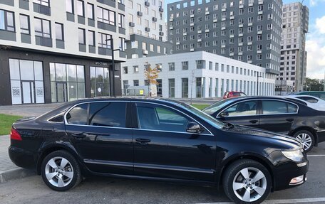 Skoda Superb III рестайлинг, 2013 год, 1 350 000 рублей, 15 фотография