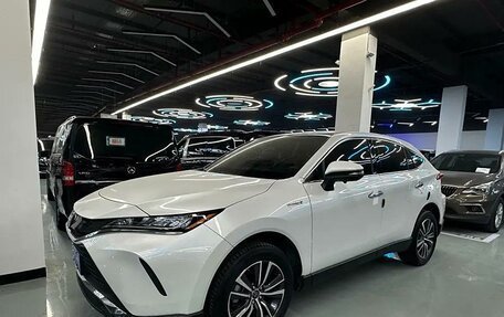 Toyota Harrier, 2021 год, 2 420 500 рублей, 3 фотография