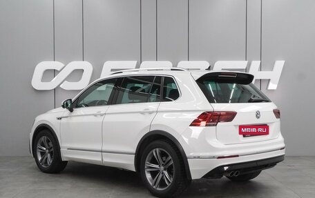 Volkswagen Tiguan II, 2018 год, 2 499 000 рублей, 2 фотография