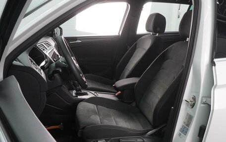 Volkswagen Tiguan II, 2018 год, 2 499 000 рублей, 10 фотография