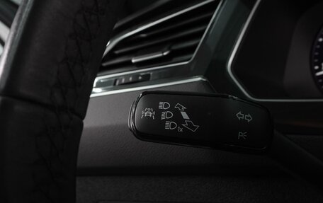 Volkswagen Tiguan II, 2018 год, 2 499 000 рублей, 19 фотография