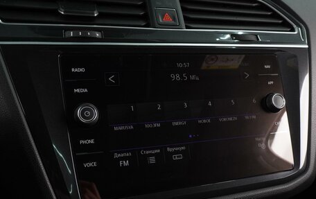 Volkswagen Tiguan II, 2018 год, 2 499 000 рублей, 23 фотография