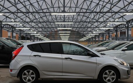 Hyundai Solaris II рестайлинг, 2012 год, 855 000 рублей, 5 фотография