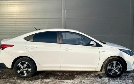 Hyundai Solaris II рестайлинг, 2022 год, 1 830 000 рублей, 4 фотография