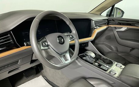 Volkswagen Touareg III, 2019 год, 4 700 000 рублей, 11 фотография