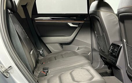 Volkswagen Touareg III, 2019 год, 4 700 000 рублей, 12 фотография