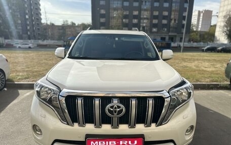 Toyota Land Cruiser Prado 150 рестайлинг 2, 2015 год, 3 950 000 рублей, 2 фотография