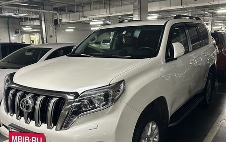 Toyota Land Cruiser Prado 150 рестайлинг 2, 2015 год, 3 950 000 рублей, 6 фотография