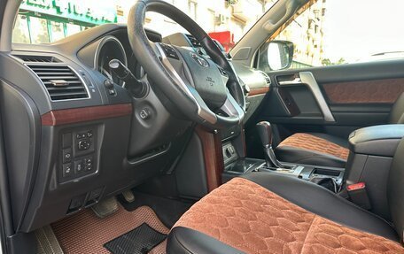 Toyota Land Cruiser Prado 150 рестайлинг 2, 2015 год, 3 950 000 рублей, 19 фотография