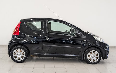 Peugeot 107 I рестайлинг, 2010 год, 550 000 рублей, 4 фотография