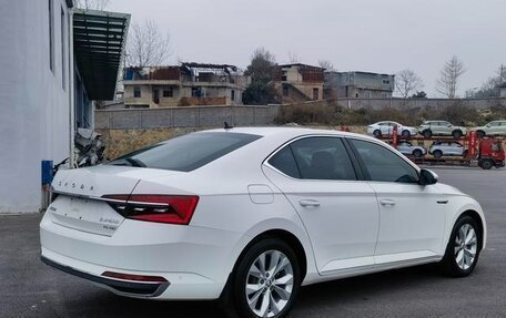 Skoda Superb III рестайлинг, 2020 год, 1 970 000 рублей, 2 фотография