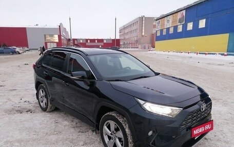 Toyota RAV4, 2020 год, 2 900 000 рублей, 6 фотография