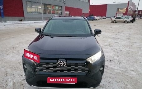 Toyota RAV4, 2020 год, 2 900 000 рублей, 2 фотография