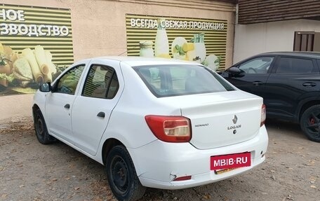 Renault Logan II, 2018 год, 450 000 рублей, 3 фотография