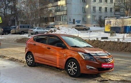 Hyundai Solaris II рестайлинг, 2015 год, 900 000 рублей, 10 фотография