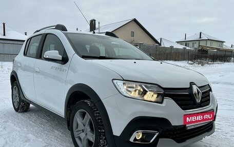 Renault Sandero II рестайлинг, 2020 год, 1 350 000 рублей, 2 фотография