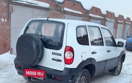 Chevrolet Niva I рестайлинг, 2014 год, 750 000 рублей, 3 фотография