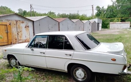 Mercedes-Benz W115, 1971 год, 900 000 рублей, 2 фотография