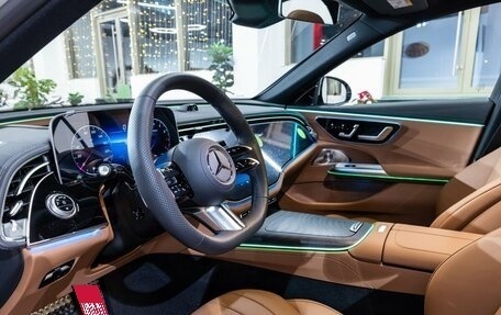 Mercedes-Benz E-Класс, 2024 год, 11 300 000 рублей, 15 фотография