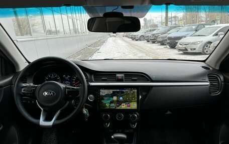 KIA Rio IV, 2018 год, 1 365 000 рублей, 8 фотография