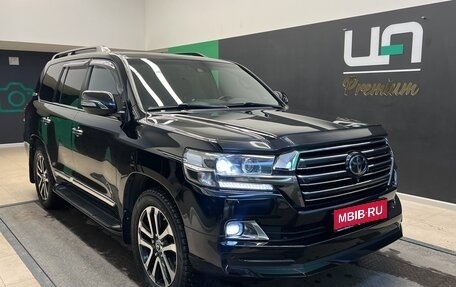 Toyota Land Cruiser 200, 2018 год, 6 800 000 рублей, 1 фотография