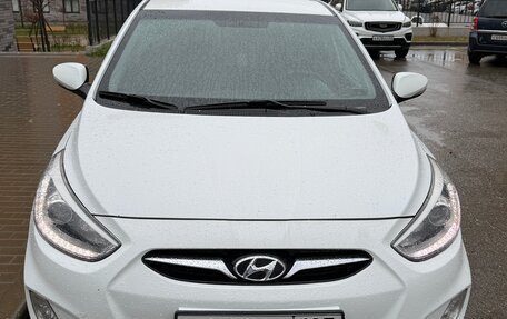 Hyundai Solaris II рестайлинг, 2014 год, 1 350 000 рублей, 1 фотография