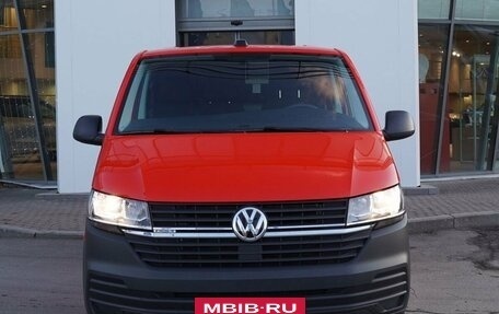 Volkswagen Transporter T6 рестайлинг, 2021 год, 3 700 000 рублей, 2 фотография