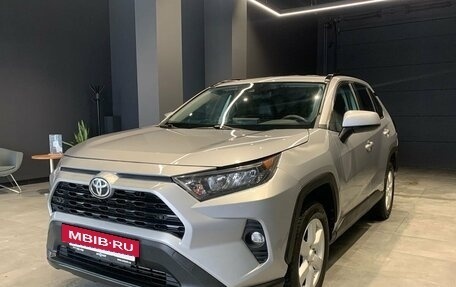 Toyota RAV4, 2020 год, 3 500 000 рублей, 2 фотография